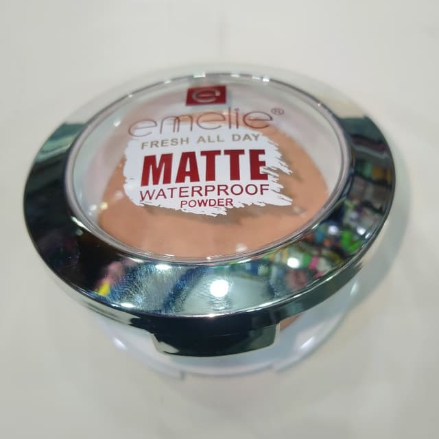 Emelie Fix Makeup Control Two Way Cake SPF 35