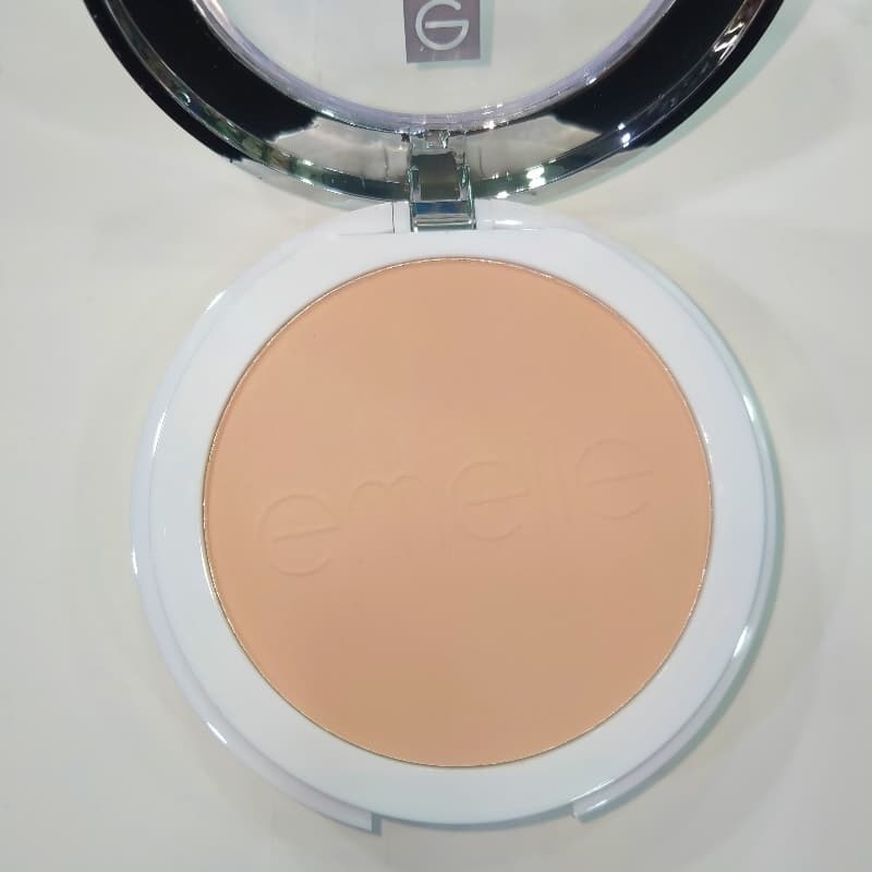 Emelie Fix Makeup Control Two Way Cake SPF 35